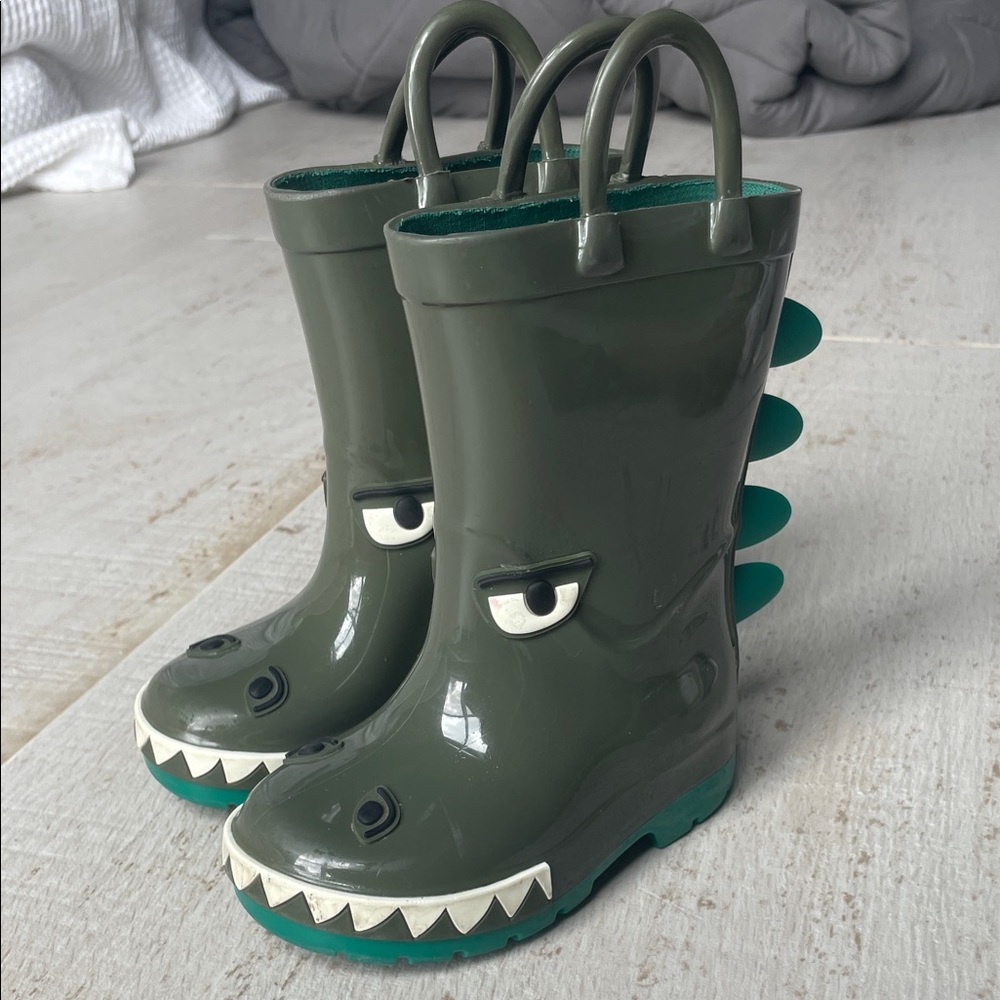 $5💃 OLD NAVY Kids Dinosaur-Themed Rain Boots